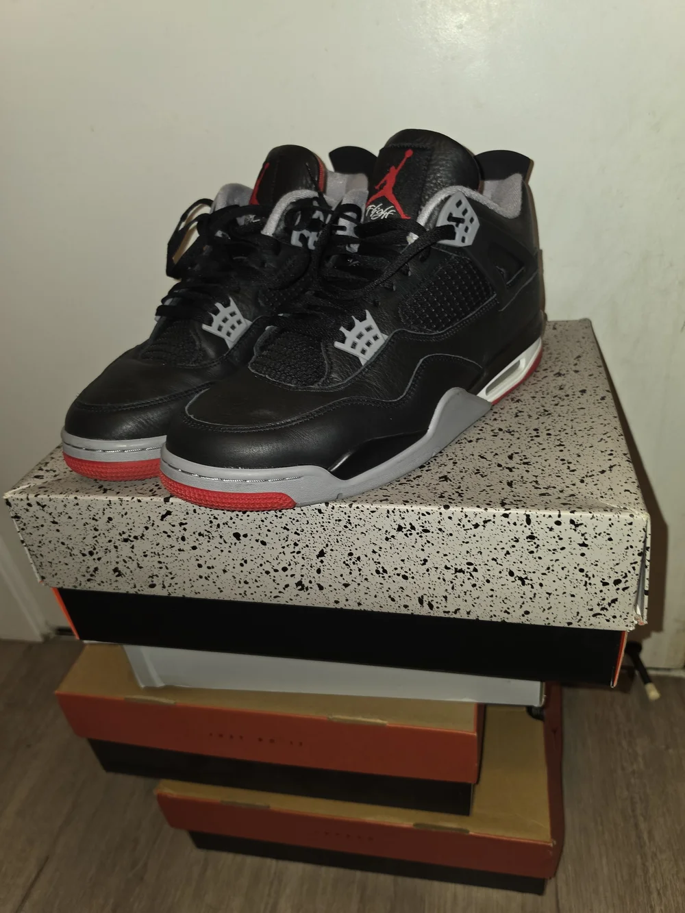 Jordan Men's Black/Red/Grey Retro Basketball Sneakers